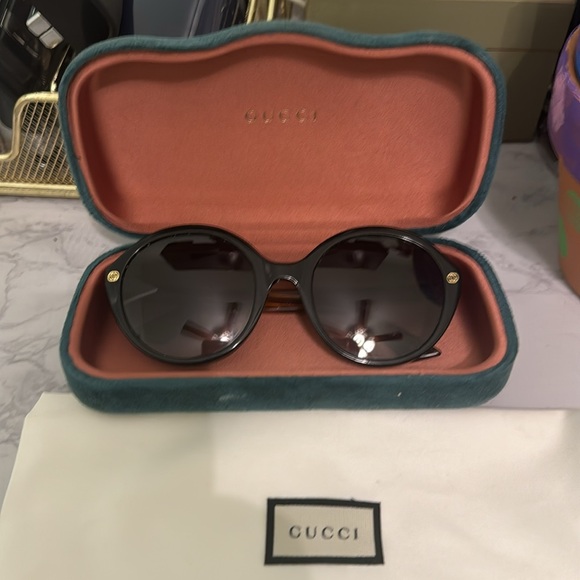 Authentic Gucci Sunglasses- Gently used - Picture 4 of 4
